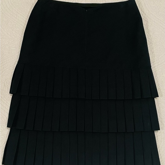 CHANEL Black Pencil Skirt Knee-length with Tiered Pleats - Picture 2 of 5